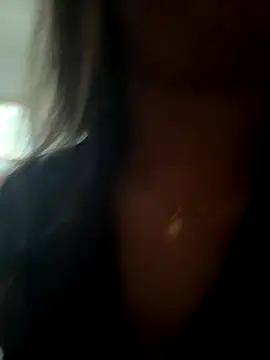 Snapshot of LuizaDiaz chatting on 7, 10, 2025 LuizaDiaz online show from 7, 10, 2025