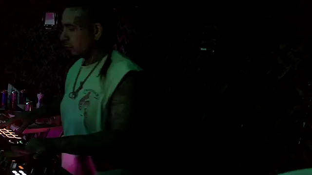 justthetip4209 online show from 23, 4, 2026