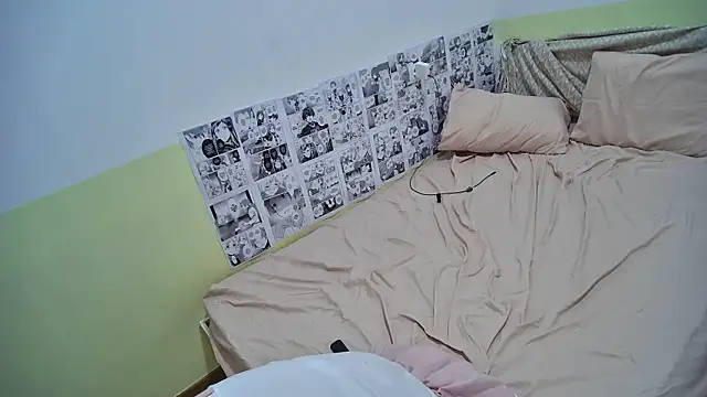 Snapshot of ashleyXthaur_ chatting on 10, 2, 2025 ashleyXthaur online show from 10, 2, 2025