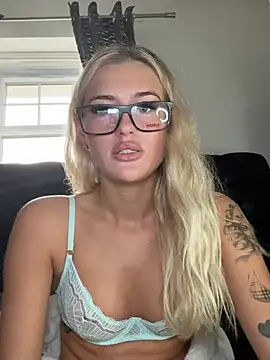 Snapshot of PrettyPrincess69x chatting on 13, 1, 2025 PrettyPrincess69x online show from 13, 1, 2025