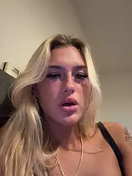 Snapshot of PrettyPrincess69x chatting on 11, 3, 2025 PrettyPrincess69x online show from 11, 3, 2025