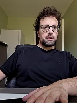 Snapshot of littlehairyman chatting on 4, 3, 2025 littlehairyman online show from 4, 3, 2025