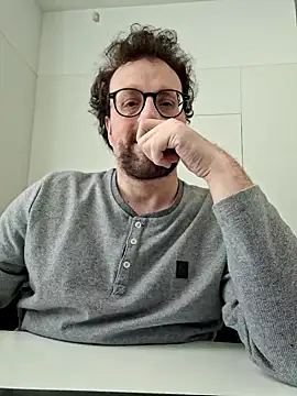 Snapshot of littlehairyman chatting on 6, 3, 2025 littlehairyman online show from 6, 3, 2025