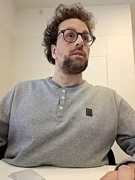 Snapshot of littlehairyman chatting on 6, 3, 2025 littlehairyman online show from 6, 3, 2025