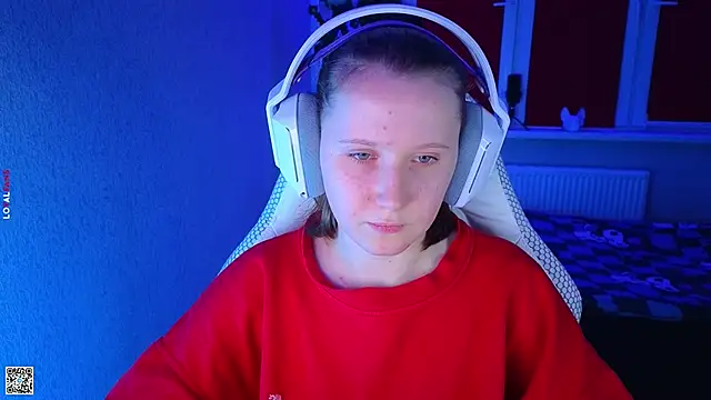 Snapshot of mon_lola chatting on 14, 10, 2025 mon lola online show from 14, 10, 2025