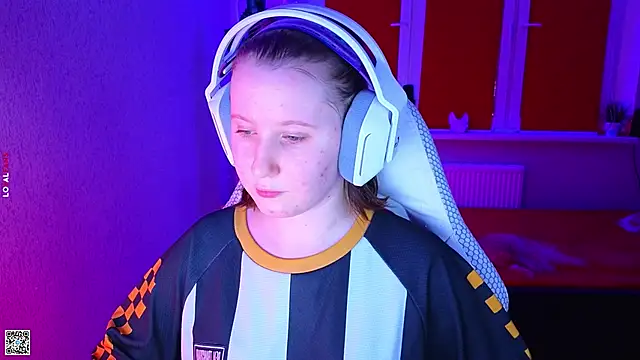 Snapshot of mon_lola chatting on 7, 11, 2025 mon lola online show from 7, 11, 2025