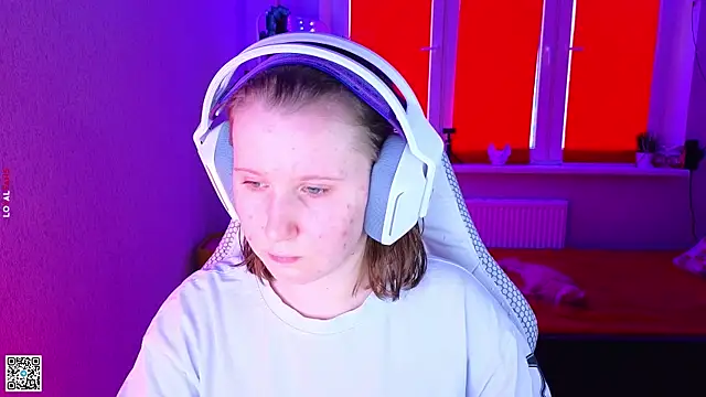 Snapshot of mon_lola chatting on 24, 11, 2025 mon lola online show from 24, 11, 2025