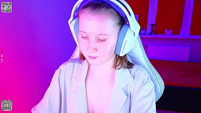 Snapshot of mon_lola chatting on 29, 11, 2025 mon lola online show from 29, 11, 2025