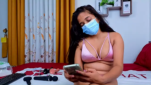 Tatoo girl online show from 31, 10, 2025