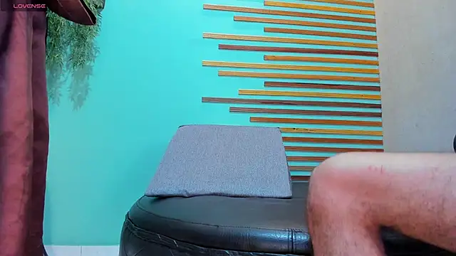 cristal antoni online show from 22, 2, 2025