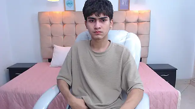 Tommy18   online show from 4, 2, 2025