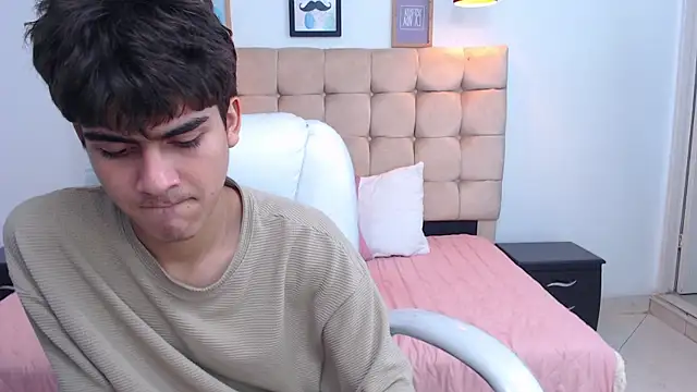 Tommy18   online show from 4, 2, 2025