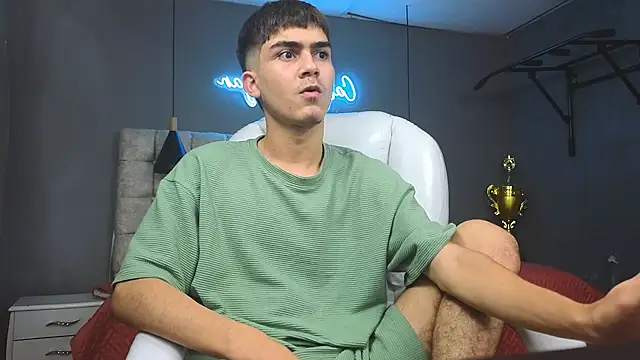 Tommy18   online show from 11, 2, 2025