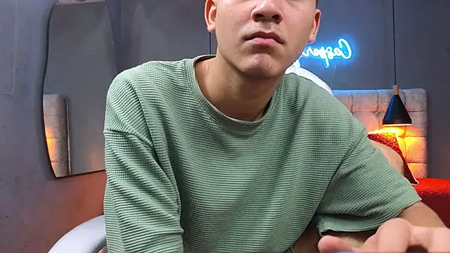 Tommy18   online show from 23, 2, 2025