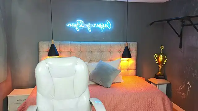 Tommy18   online show from 7, 3, 2025