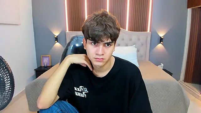 Tommy18   online show from 2, 10, 2025