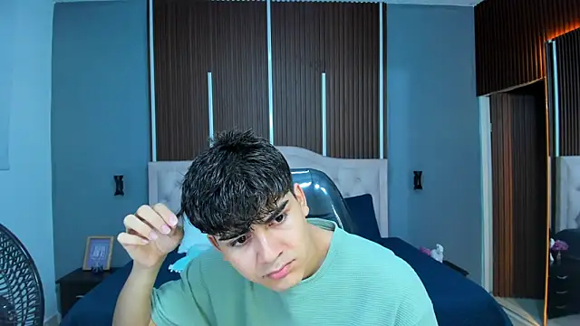 Tommy18   online show from 19, 10, 2025