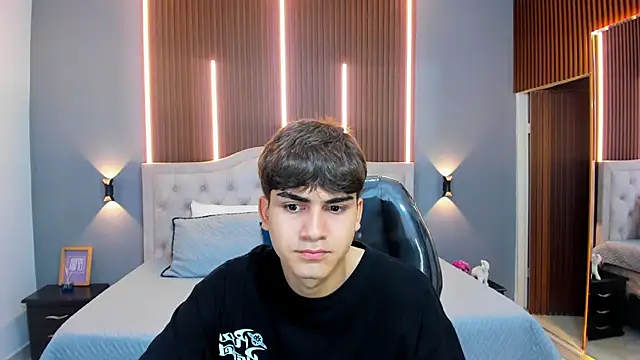 Tommy18   online show from 21, 10, 2025