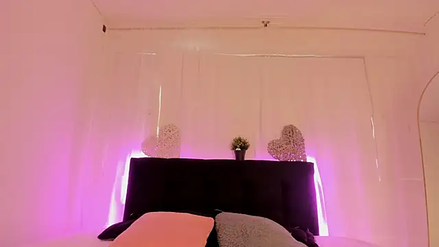 Bonny and carrot online show from 8, 9, 2025