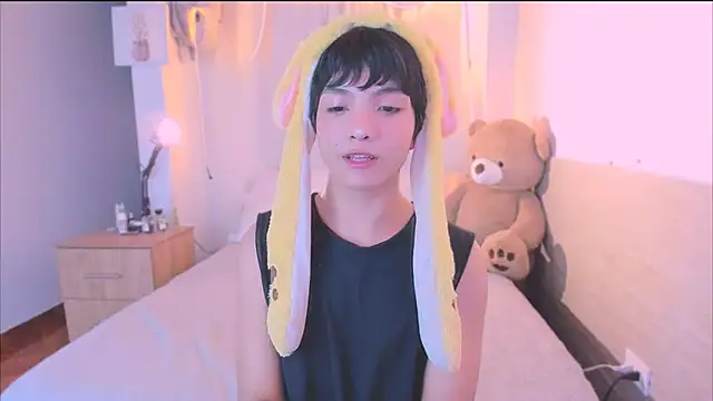 AllanYong18 online show from 15, 10, 2025