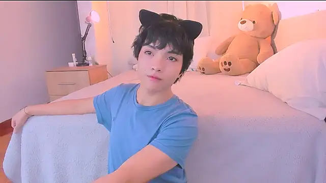 AllanYong18 online show from 20, 10, 2025