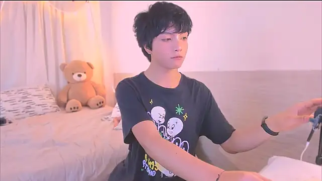 AllanYong18 online show from 4, 11, 2025