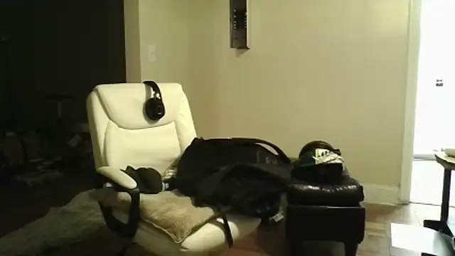 Snapshot of MrDaddyBbSnake chatting on 17, 11, 2025 MrDaddyBbSnake online show from 17, 11, 2025