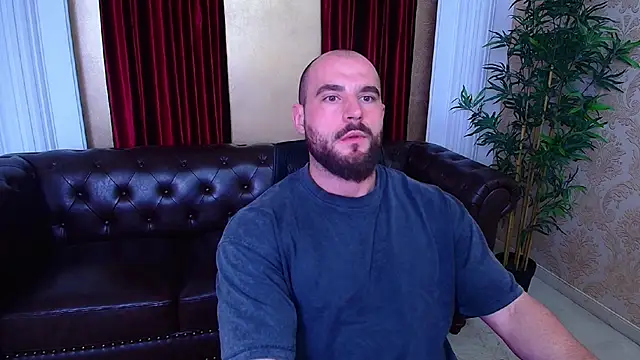 Snapshot of AdamJamesonn chatting on 13, 10, 2025 AdamJamesonn online show from 13, 10, 2025