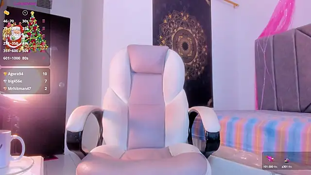 Snapshot of giorgia_jones chatting on 11, 1, 2025 giorgia jones online show from 11, 1, 2025