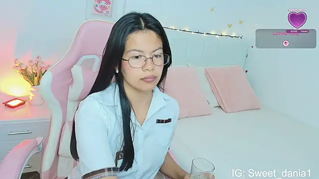 Snapshot of sweet_dania_ chatting on 25, 9, 2025 sweet dania online show from 25, 9, 2025