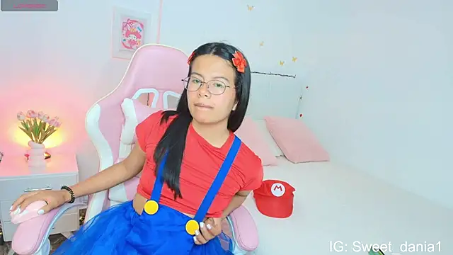 Snapshot of sweet_dania_ chatting on 11, 10, 2025 sweet dania online show from 11, 10, 2025