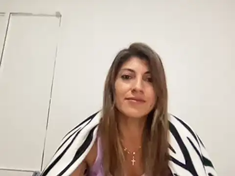 Snapshot of LunaBeya chatting on 26, 2, 2025 LunaBeya online show from 26, 2, 2025