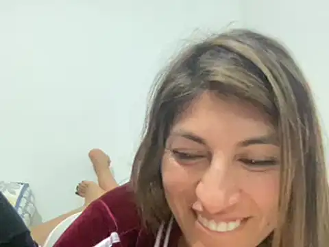 Snapshot of LunaBeya chatting on 10, 3, 2025 LunaBeya online show from 10, 3, 2025