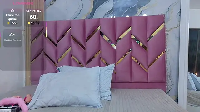 Snapshot of hotiergirl chatting on 16, 10, 2025 hotiergirl online show from 16, 10, 2025