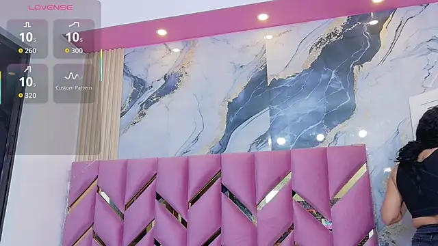 Snapshot of hotiergirl chatting on 15, 11, 2025 hotiergirl online show from 15, 11, 2025