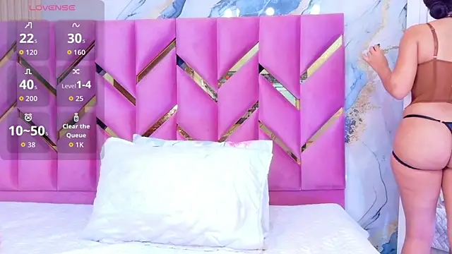 Snapshot of hotiergirl chatting on 24, 11, 2025 hotiergirl online show from 24, 11, 2025