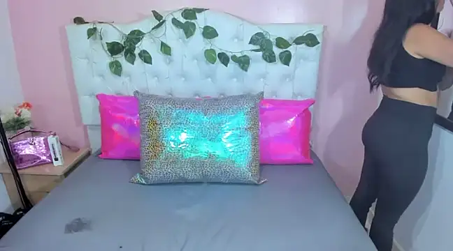 Snapshot of EmmySweett2 chatting on 5, 2, 2025 EmmySweett2 online show from 5, 2, 2025