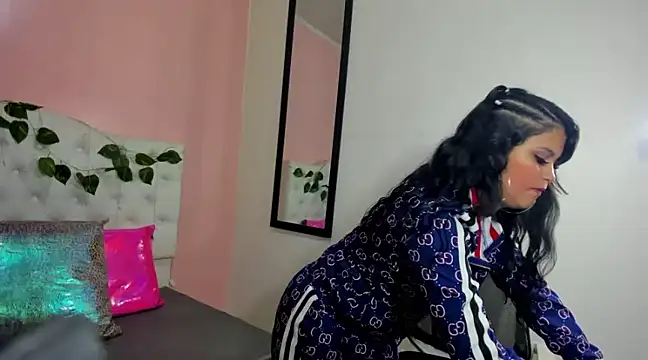 Snapshot of EmmySweett2 chatting on 12, 2, 2025 EmmySweett2 online show from 12, 2, 2025