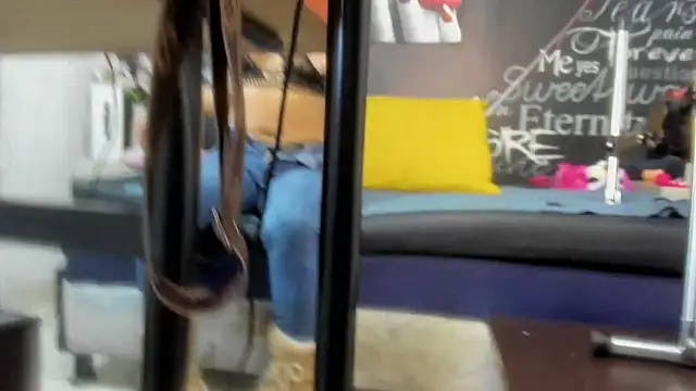 Snapshot of EmmySweett2 chatting on 28, 10, 2025 EmmySweett2 online show from 28, 10, 2025