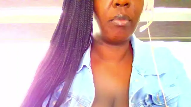 Snapshot of chocolatechipkukky85 chatting on 13, 4, 2026 chocolatechipkukky85 online show from 13, 4, 2026