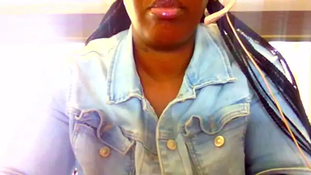 Snapshot of chocolatechipkukky85 chatting on 15, 4, 2026 chocolatechipkukky85 online show from 15, 4, 2026