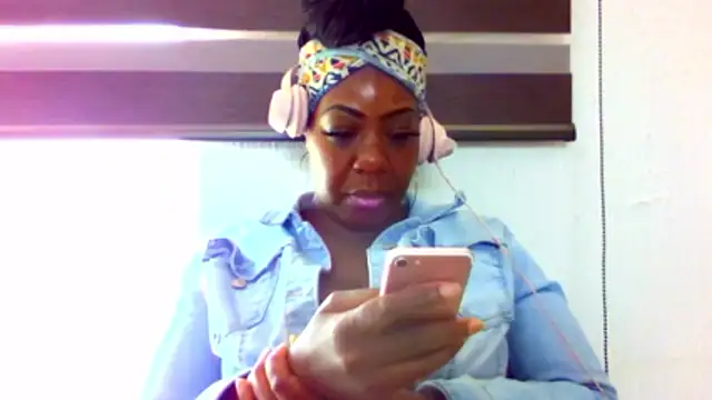 Snapshot of chocolatechipkukky85 chatting on 22, 4, 2026 chocolatechipkukky85 online show from 22, 4, 2026