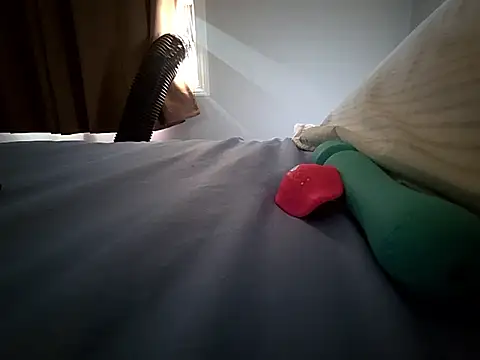 Snapshot of Rzemtsefg chatting on 5, 10, 2025 Rzemtsefg online show from 5, 10, 2025