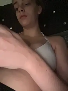 Snapshot of VioletxBlue chatting on 9, 11, 2025 VioletxBlue online show from 9, 11, 2025