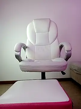 Snapshot of SussanHottye1_ chatting on 28, 1, 2025 SussanHottye1 online show from 28, 1, 2025