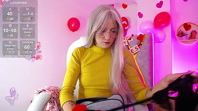 Snapshot of SussanHottye1_ chatting on 16, 2, 2025 SussanHottye1 online show from 16, 2, 2025