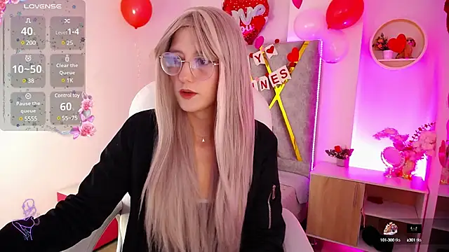 Snapshot of SussanHottye1_ chatting on 18, 2, 2025 SussanHottye1 online show from 18, 2, 2025