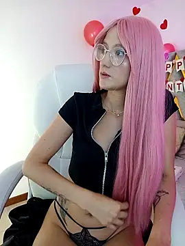 Snapshot of SussanHottye1_ chatting on 20, 2, 2025 SussanHottye1 online show from 20, 2, 2025