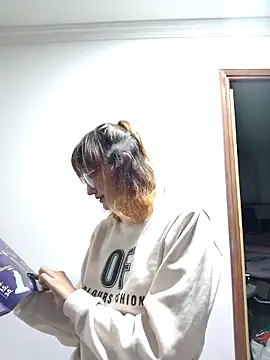 Snapshot of SussanHottye1_ chatting on 19, 3, 2025 SussanHottye1 online show from 19, 3, 2025