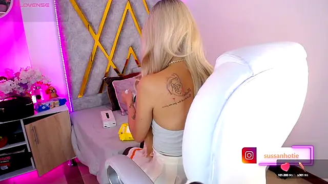 Snapshot of SussanHottye1_ chatting on 6, 10, 2025 SussanHottye1 online show from 6, 10, 2025